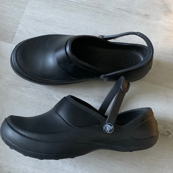 CROCS Mercy Clog Slip On‎ Black Rubber Work Comfort size W8 outside shoes - Picture 1 of 9